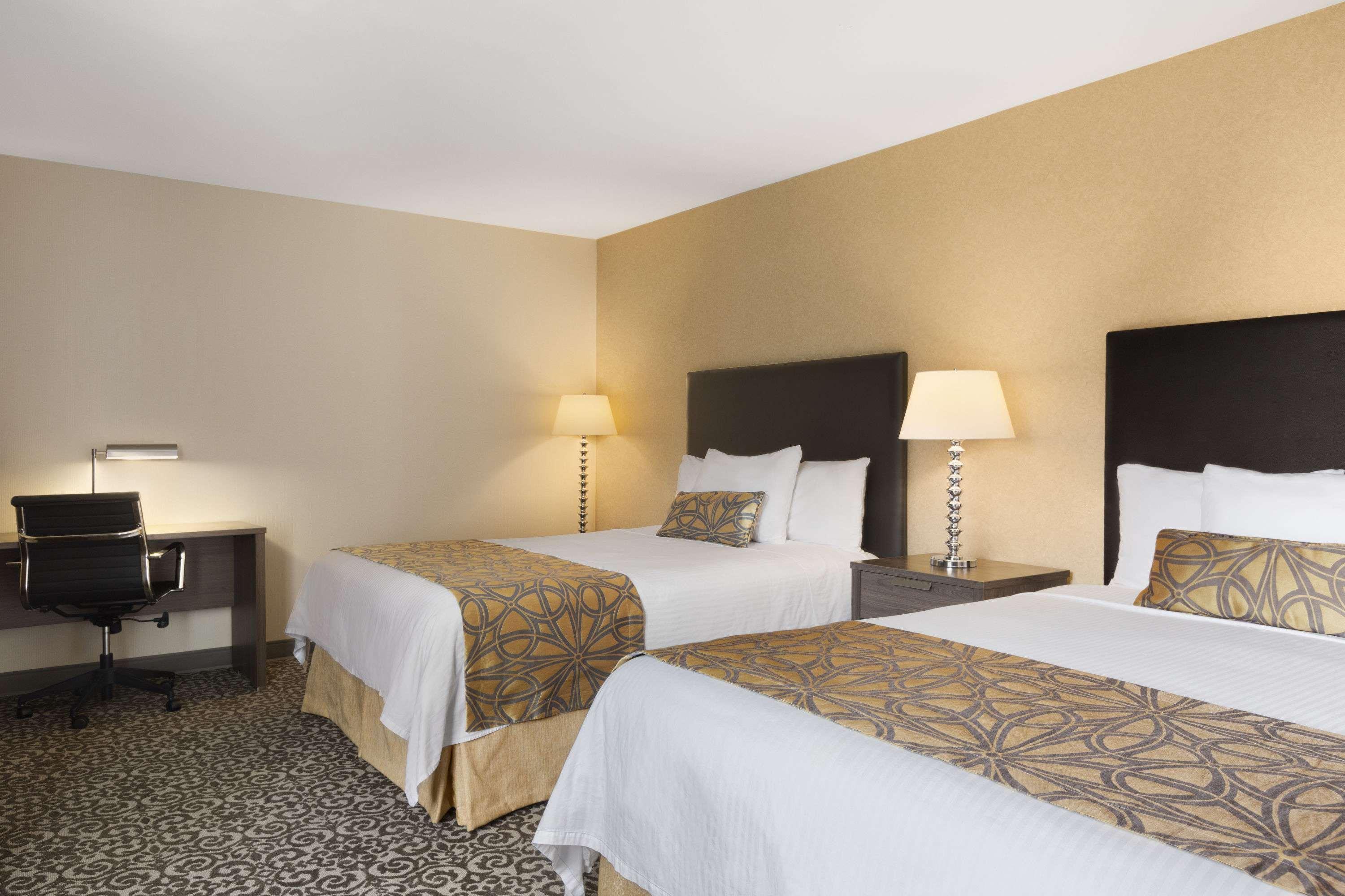 Travelodge By Wyndham Niagara Falls Fallsview Εξωτερικό φωτογραφία